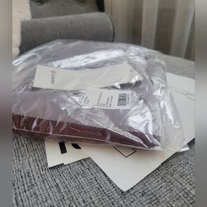 Lululemon SHR Groove Flare Nulu Regular Size 8 Red Merlot